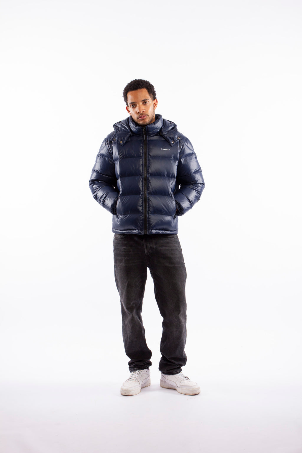ARCÉVE The Mont Jacket - Stylish and functional luxury outdoor jacket for men - Navy