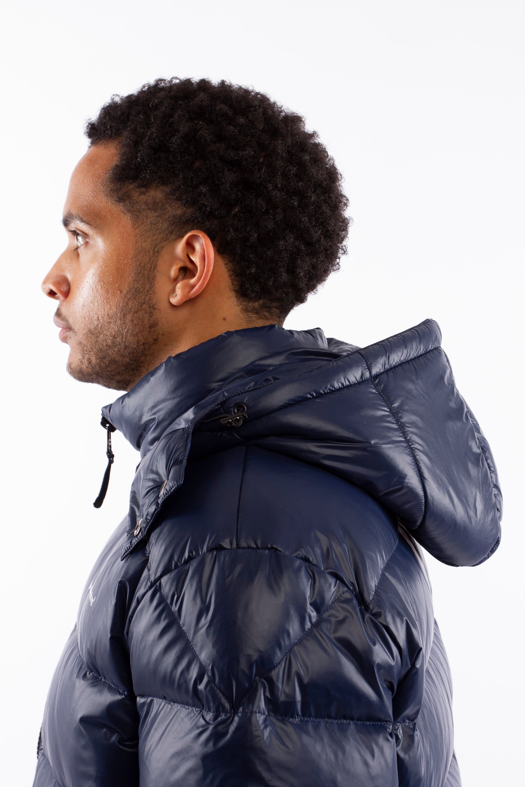 ARCÉVE The Mont Jacket - Stylish and functional luxury outdoor jacket for men - Navy 